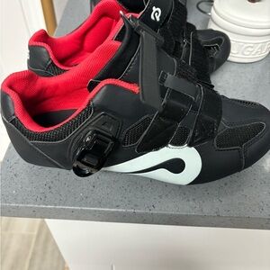 Peloton size 42 shoes